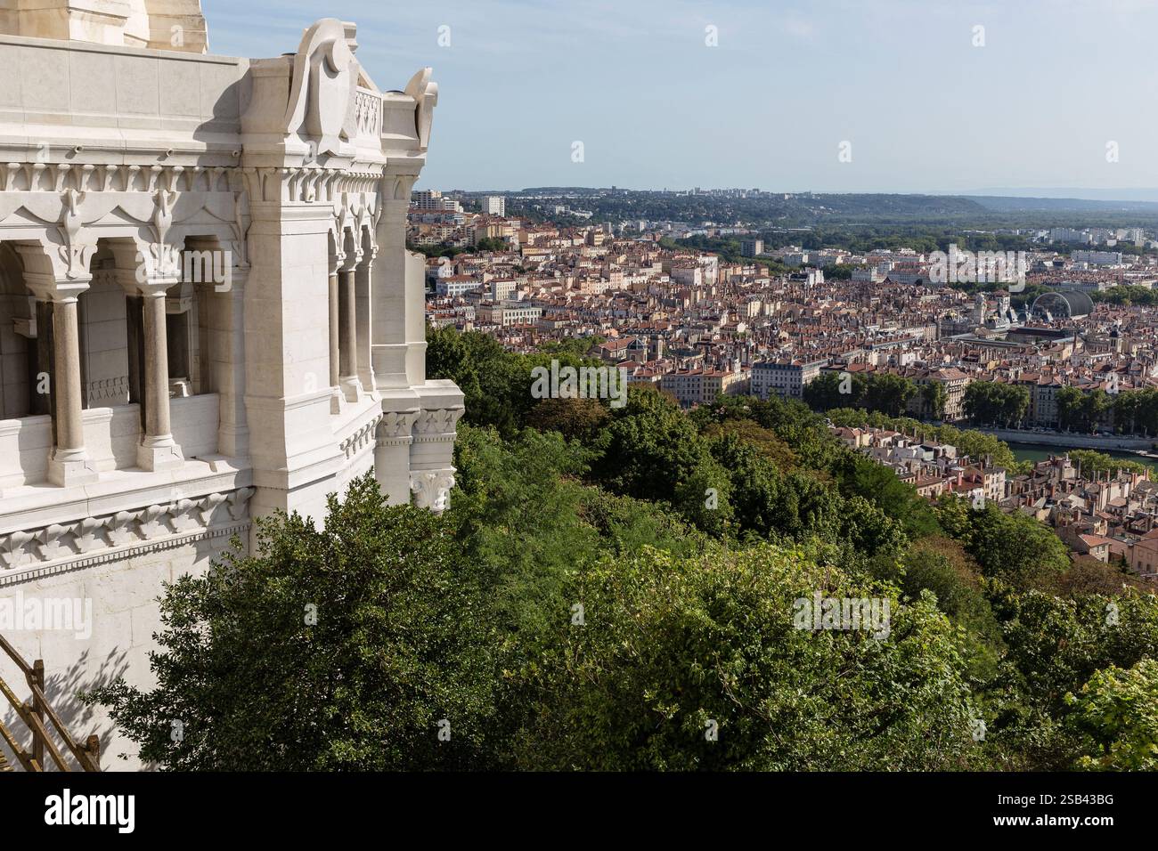 Blick auf Lyon von der Cathédrale Saint-Jean-Baptiste in Richtung Saone, Lyon. Frankreich. Stockfoto Blick auf Lyon von der Cathédrale Saint-Jean-Baptiste in Richtung Saone, Lyon. Frankreich. Stockfoto