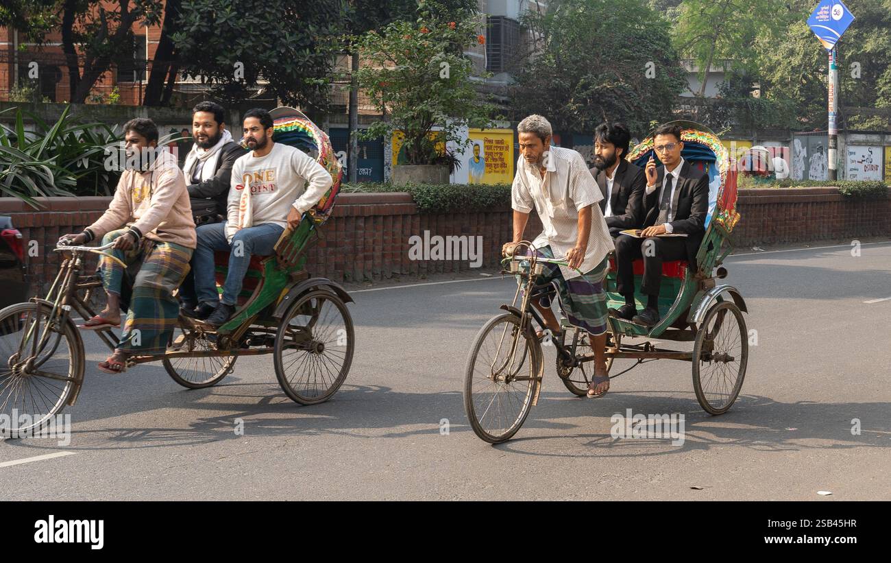 Dhaka, Bangshal, Bangladesch, Nahverkehr, Fahrrad-Rikschas auf Dhaka Stadt Stockfoto