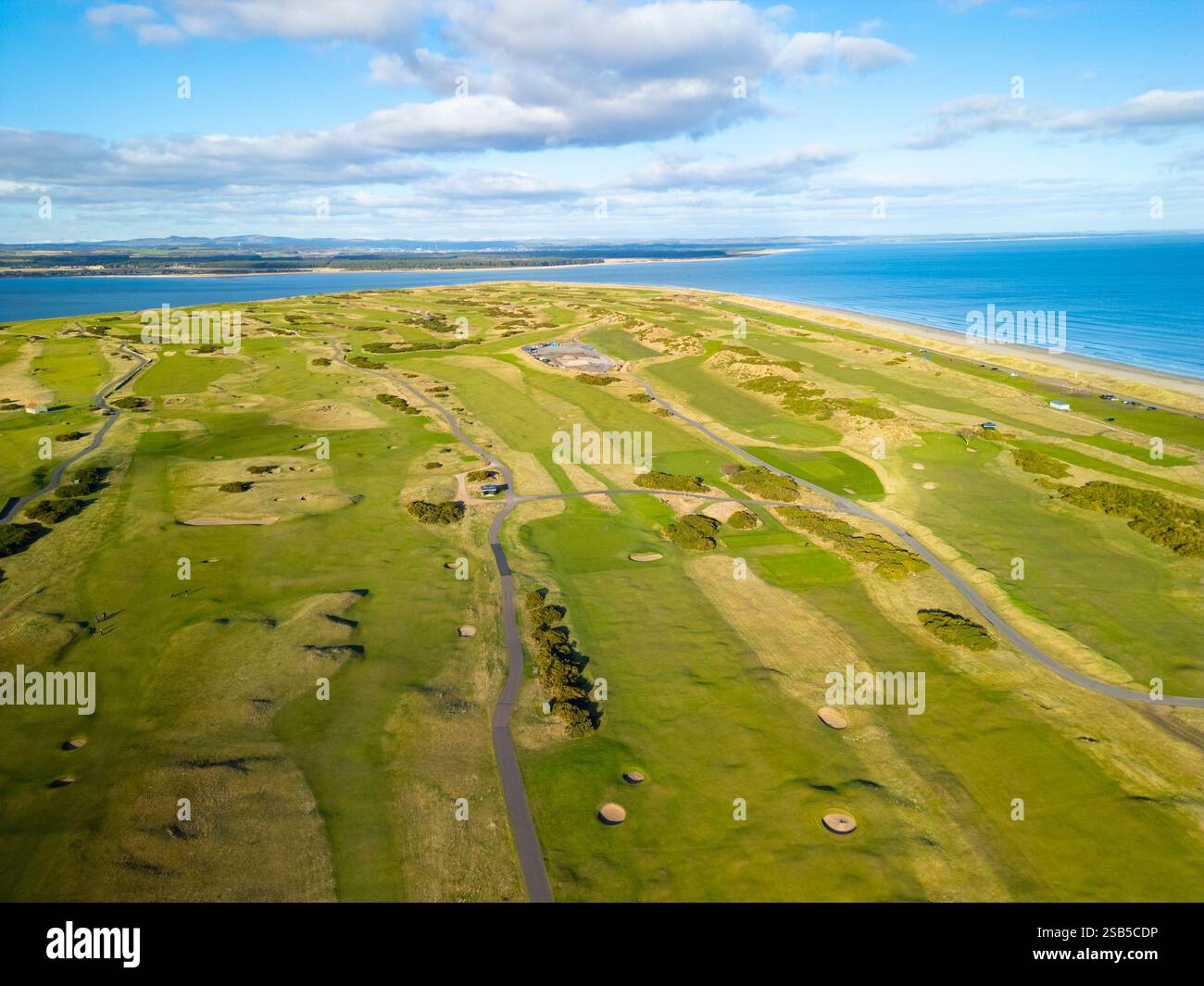 Blick aus der Vogelperspektive auf den Old Course New Course und andere Links Golfplätze in St Andrews, Fife, Schottland, Großbritannien Stockfoto