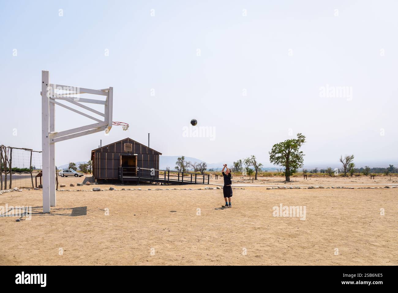 Independence, CA USA - 29. Juli 2018: Manzanar National Historic Site erzählt die Geschichte, wo japanische Amerikaner in einer Konzentration inhaftiert waren Stockfoto