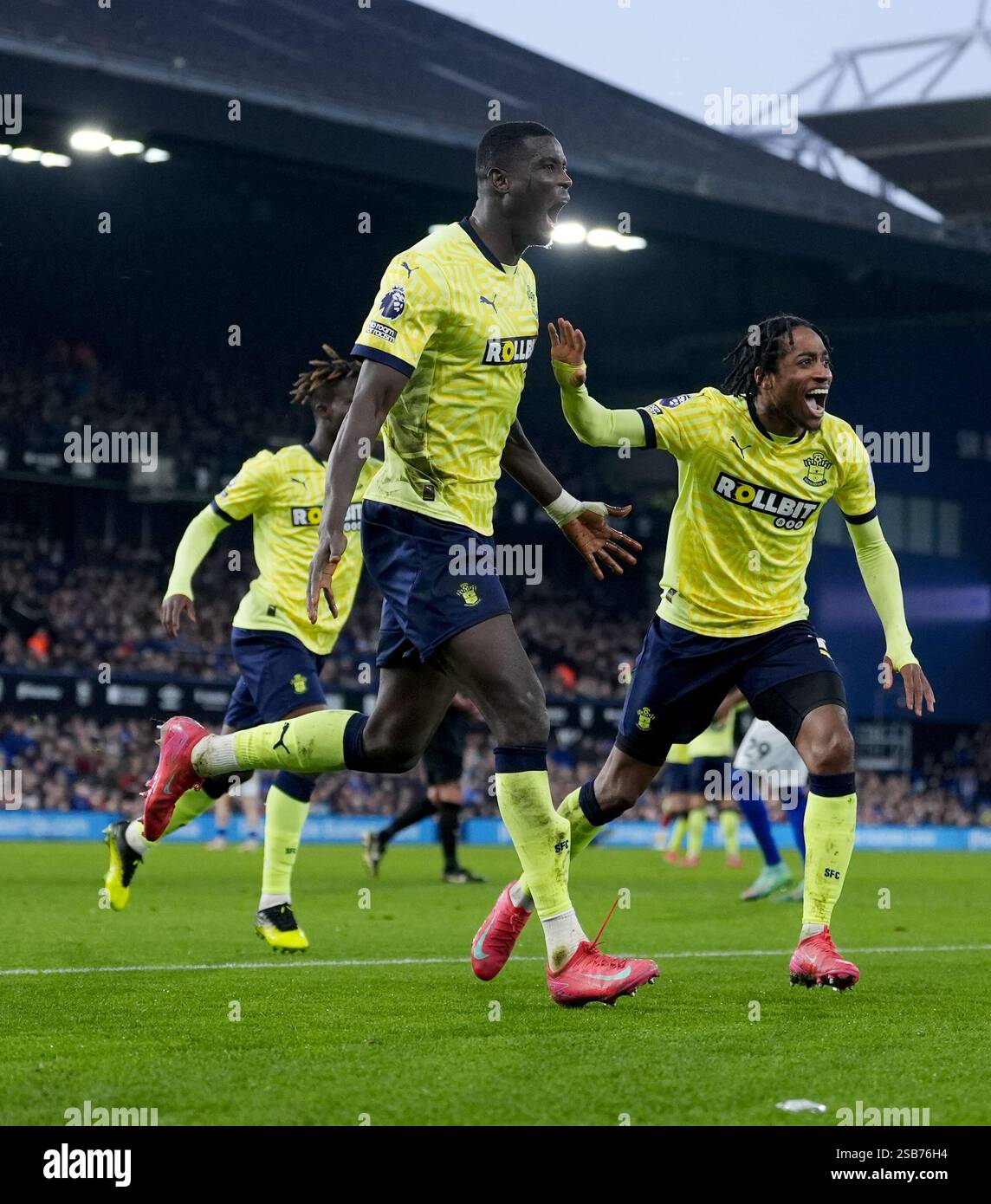 Paul Onuachu aus Southampton feiert das zweite Tor ihrer Mannschaft während des Premier League-Spiels in Portman Road, Ipswich. Bilddatum: Samstag, 1. Februar 2025. Stockfoto