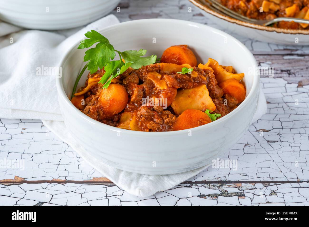 Vegetarische Lasagnesuppe mit fleischlosem quorn-Hackfleisch Stockfoto