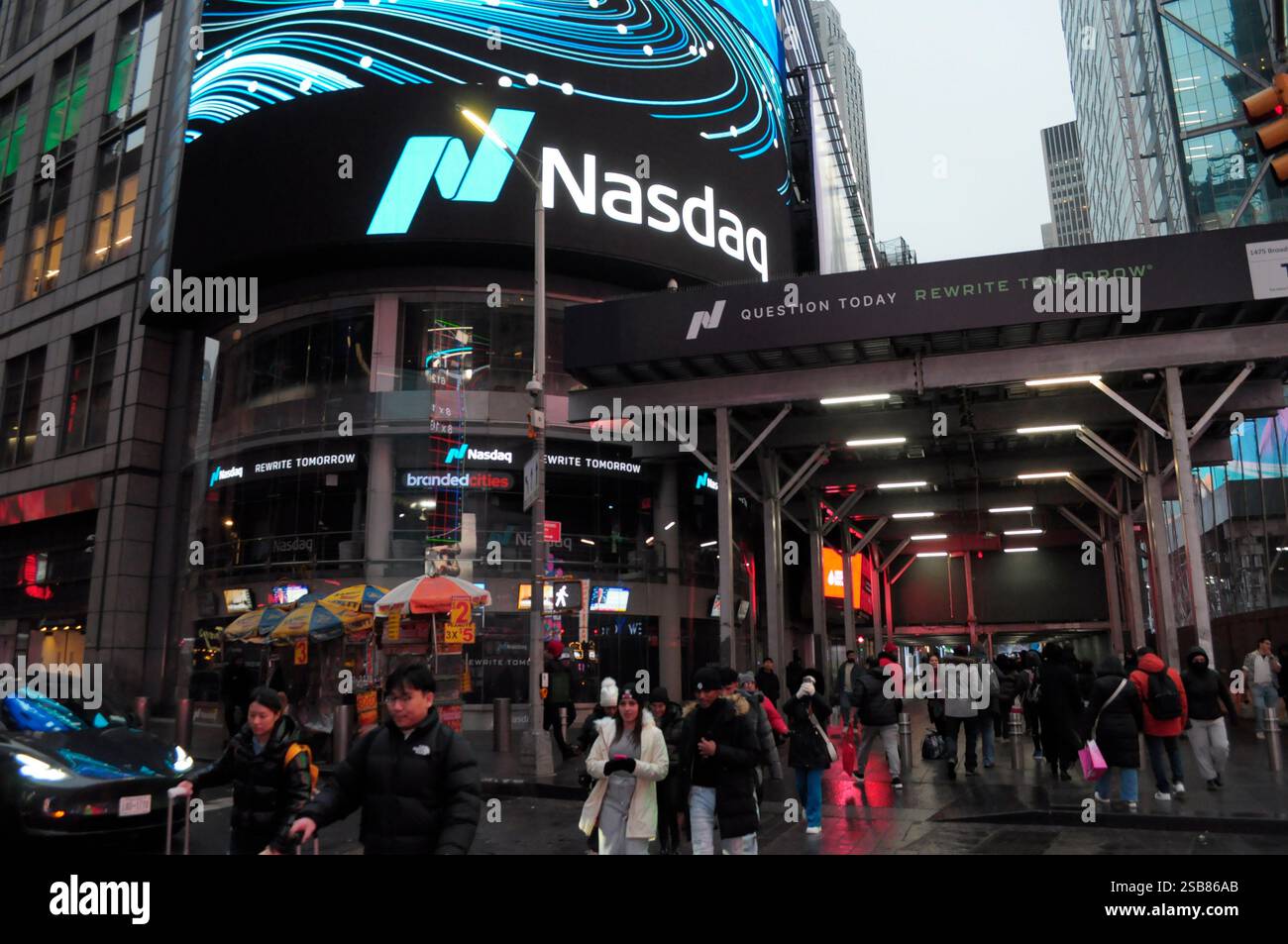 New York, Usa. Januar 31, 2025. Der Veranstaltungsraum Nasdaq MarketSite Times Square befindet sich am Times Square, Manhattan, New York City. Quelle: SOPA Images Limited/Alamy Live News Stockfoto