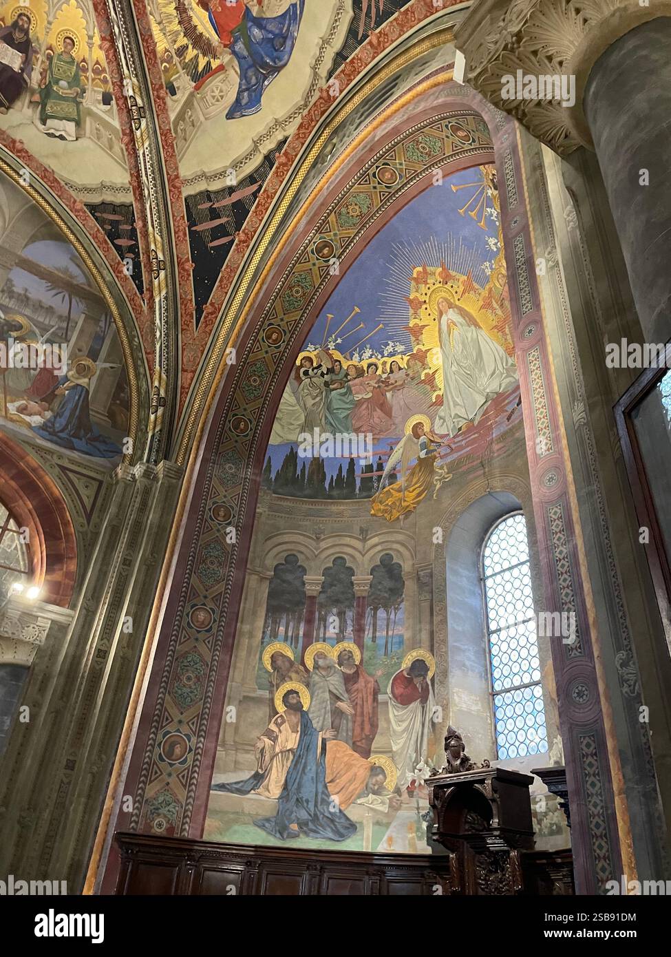 Nardò, Italien. Fresken in der Basilika Cattedrale di Santa Maria Assunta/Kathedrale von Nardò. - Smartphone-aufgenommenes Stockfoto