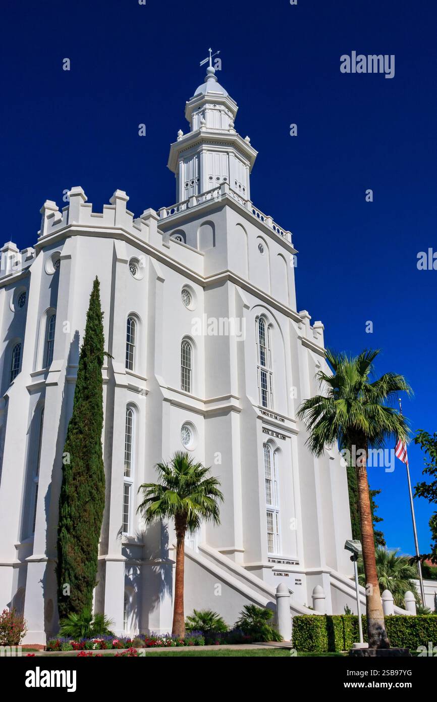 Der St. George Utah Tempel (früher St. George Temple) ist der erste Tempel, der von der Kirche Jesu Christi der Heiligen der Letzten Tage vollendet wurde Stockfoto