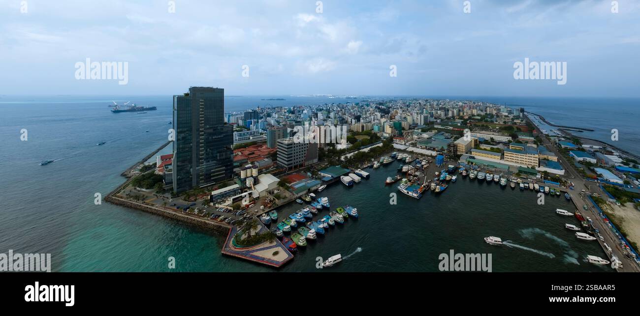 Fantastische Stadtlandschaft über Malé. Hauptstadt der Malediven. Stockfoto
