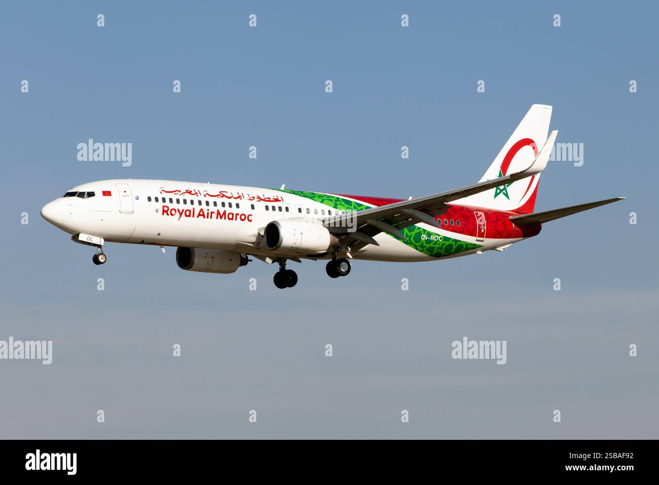 Barcelona, Spanien. Januar 2025. Eine Royal Air Maroc (RAM) Boeing 737-800 landet am Flughafen Barcelona El Prat. 53 Flugzeuge in der Flotte für RAM, 31 davon sind Boeing 737. Quelle: SOPA Images Limited/Alamy Live News Stockfoto