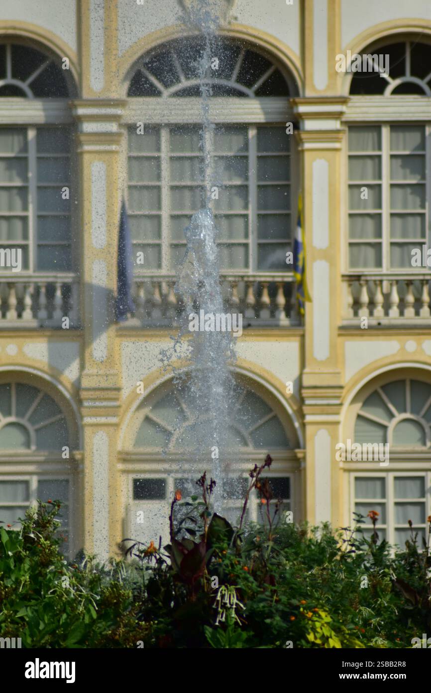 Die Tesoriera Villa in ihrem omonimösen Park. Ein Park aus dem 17. Jahrhundert, der von der modernen Stadt geschlossen ist. Stockfoto