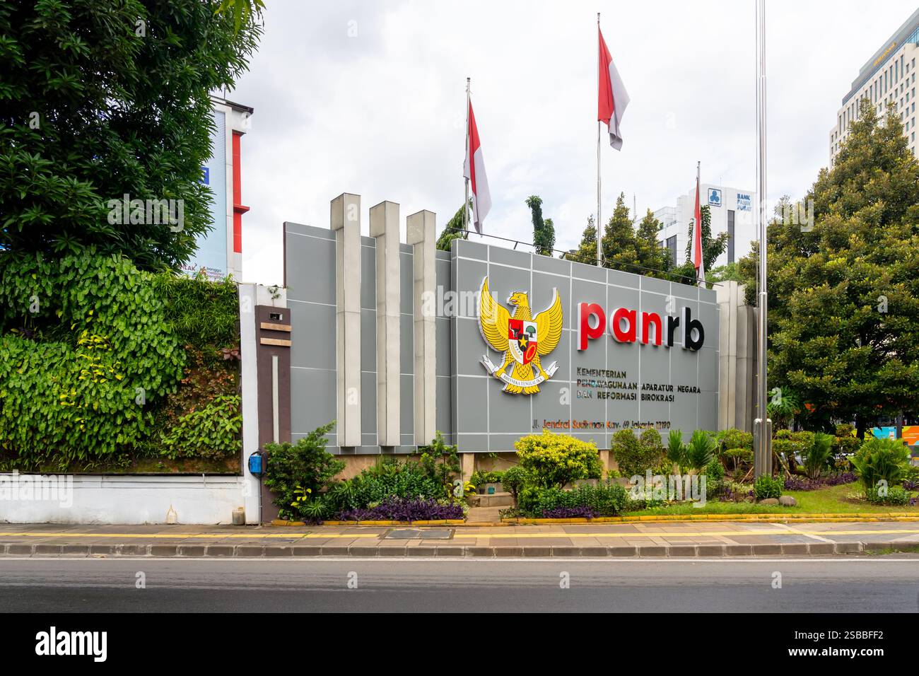 Jakarta, Indonesien - 23. Januar 2025: Büro des Ministeriums für Verwaltungsreform und Bürokratie der Republik Indonesien (Panrb) in Süd-Jakarta Stockfoto