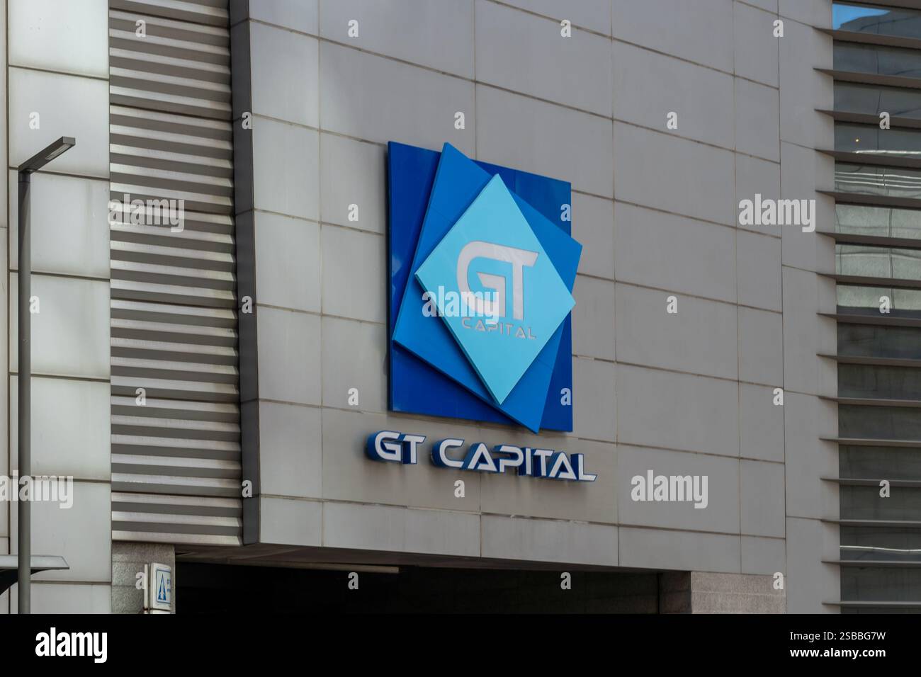 GT Capital Logo und Zeichen am Firmensitz in Makati City, Philippinen. Stockfoto GT Capital Logo und Zeichen am Firmensitz in Makati City, Philippinen. Stockfoto