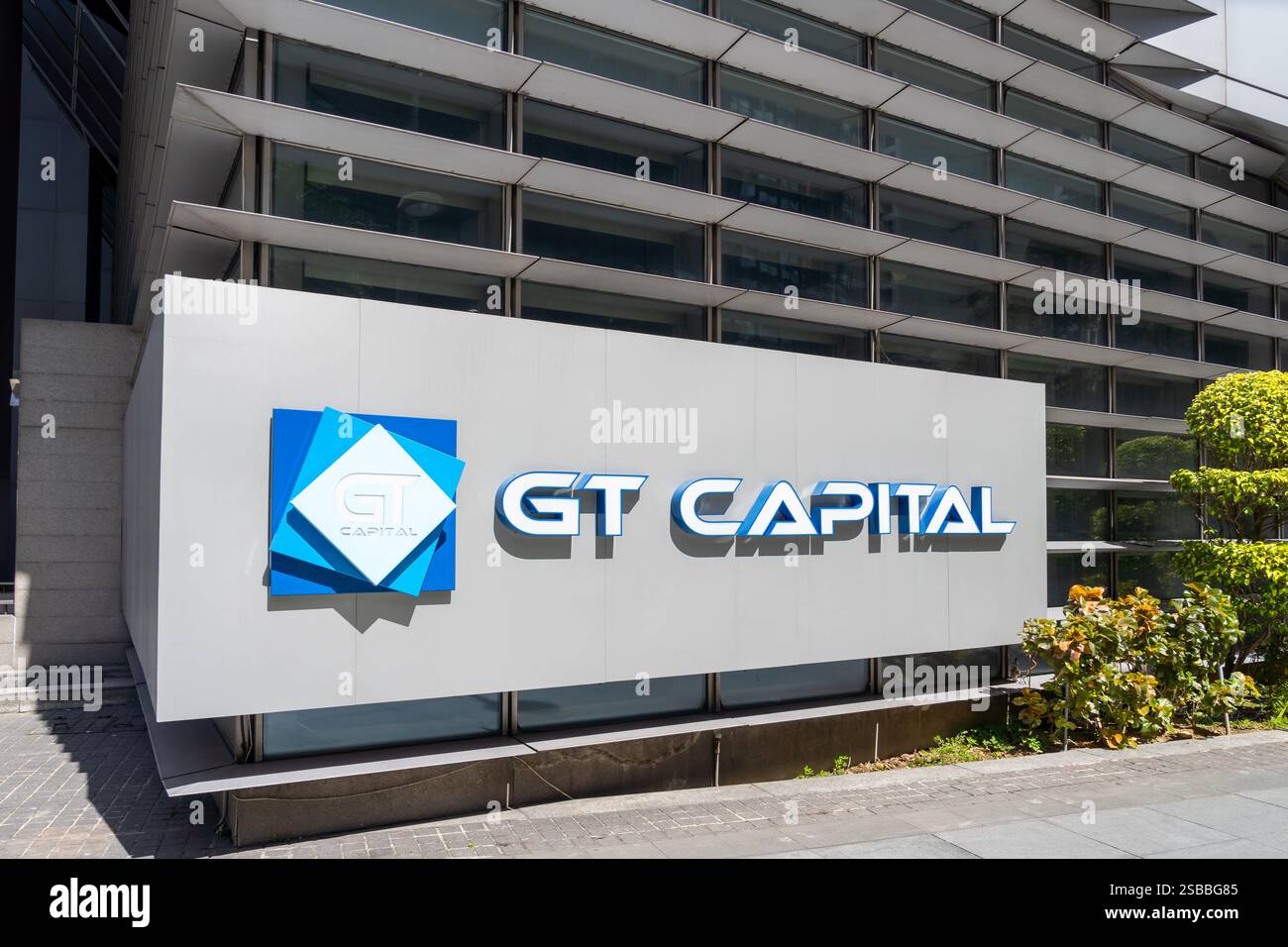 GT Capital Logo und Zeichen am Firmensitz in Makati City, Philippinen. Stockfoto GT Capital Logo und Zeichen am Firmensitz in Makati City, Philippinen. Stockfoto