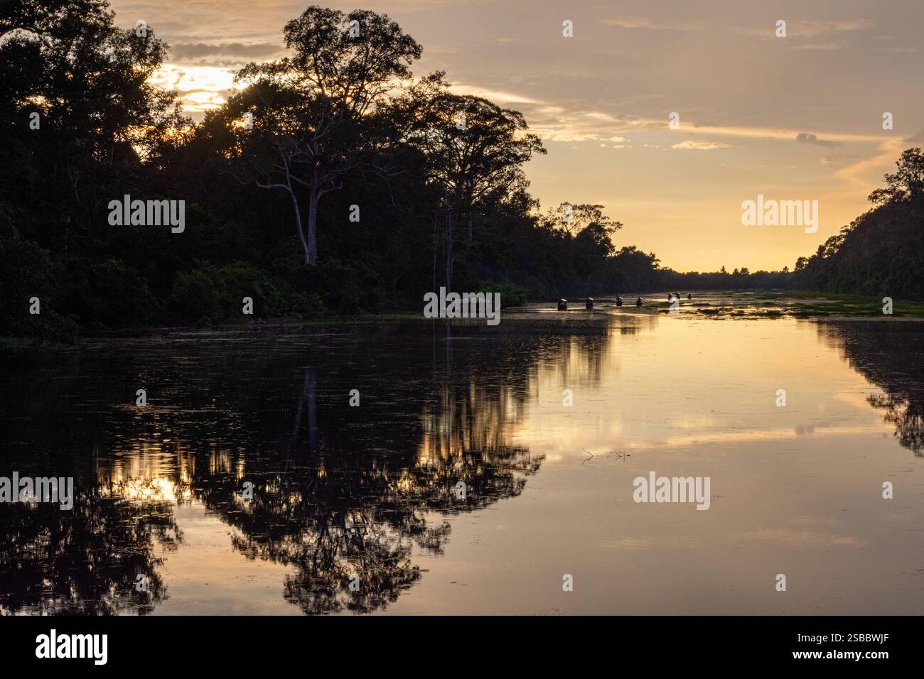 SIEM Reap, Kambodscha - 24. November 2023 Reflexionen bei Sonnenuntergang im Angkor Komplex Stockfoto