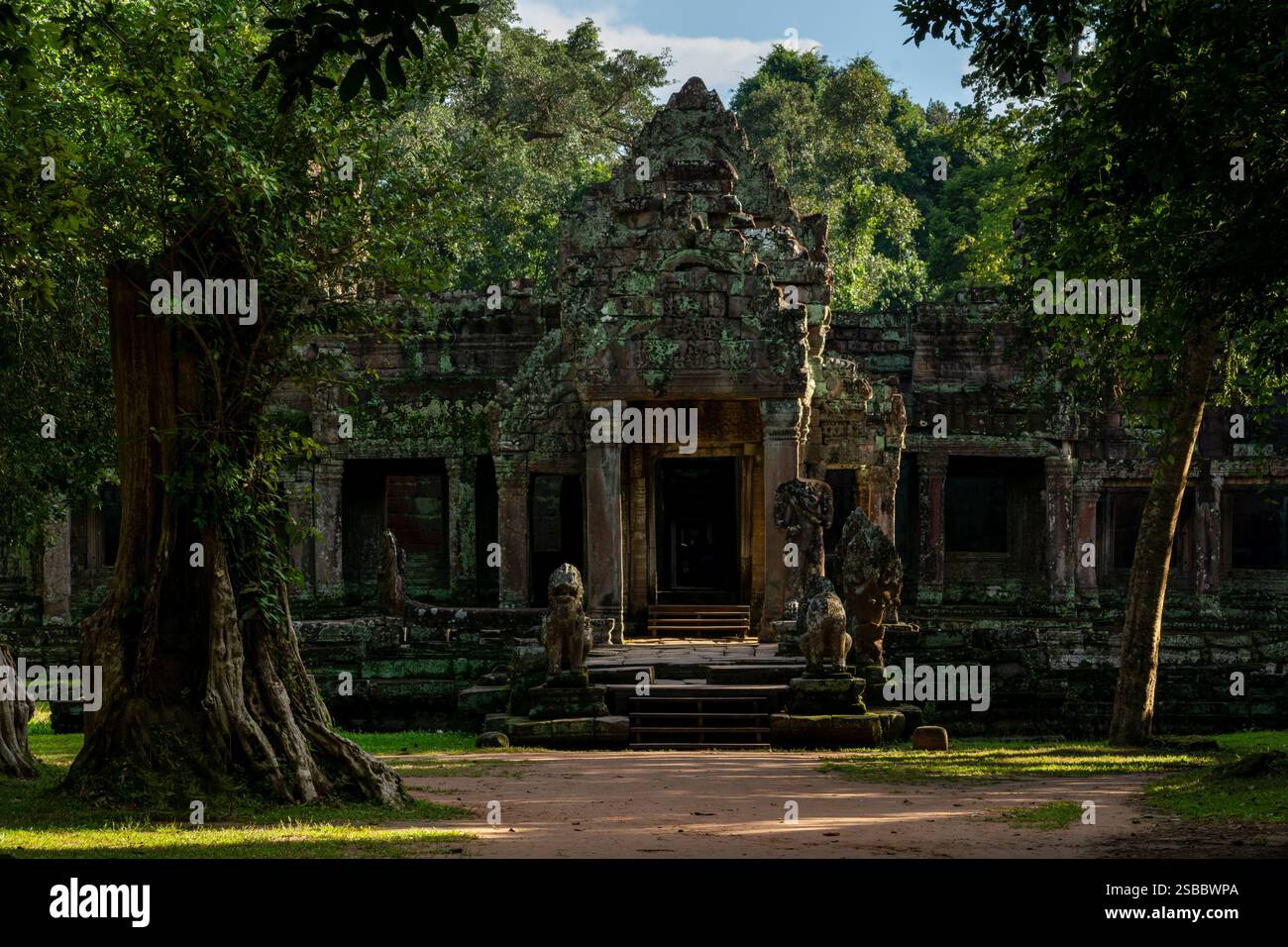 SIEM Reap, Kambodscha - 26. November 2023: Preah Khan Tempel im Wald Stockfoto