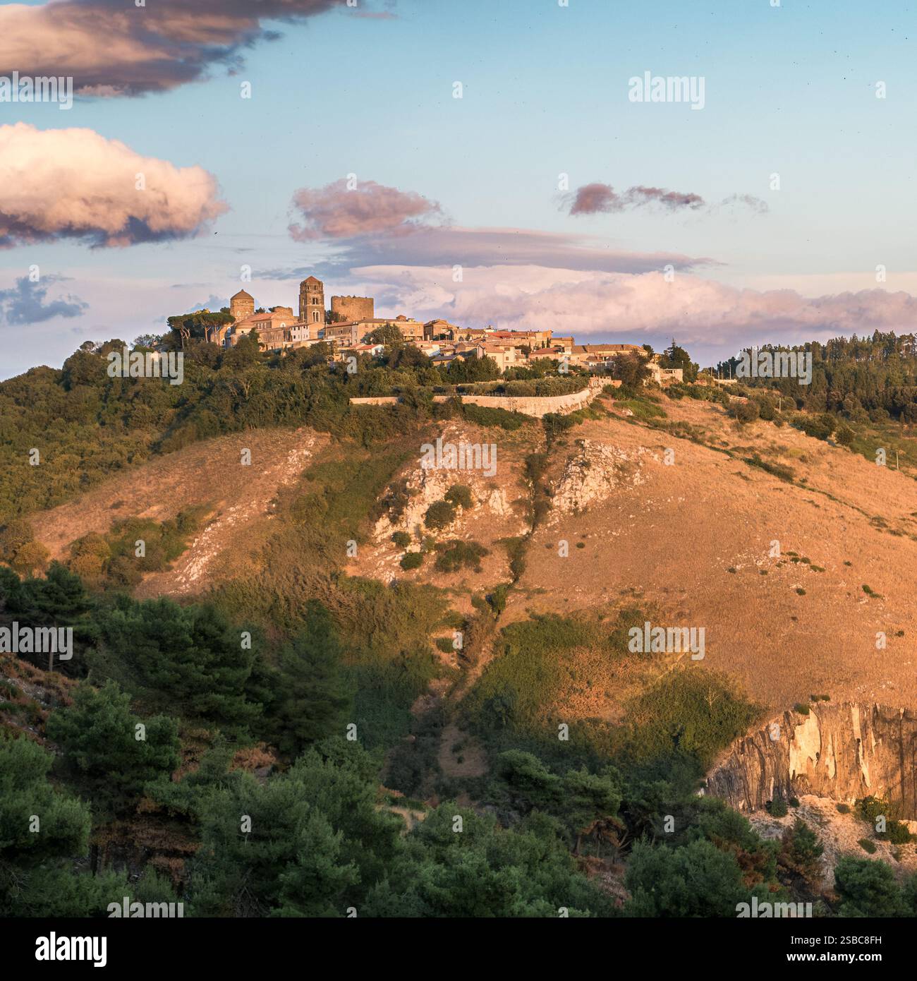 Casertavecchia. Alten Italienischen mittelalterlichen Dorf. Caserta Provinz, Kampanien, Italien. Stockfoto