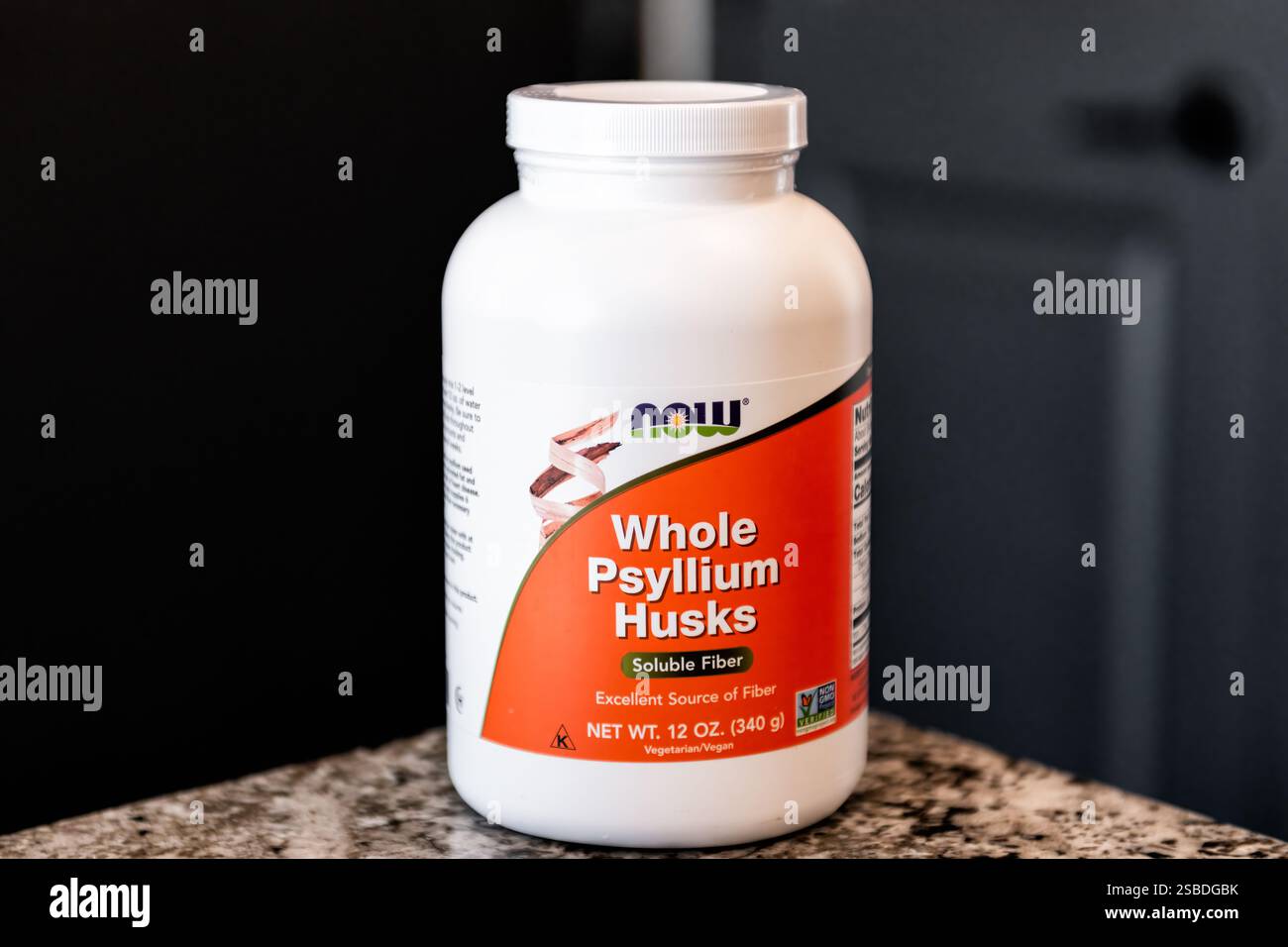 Avon, USA - 26. Januar 2023: Ganzkörper-Psyllium-Schalen-Ergänzung zur Darmverstopfung in der Now-Marke Stockfoto