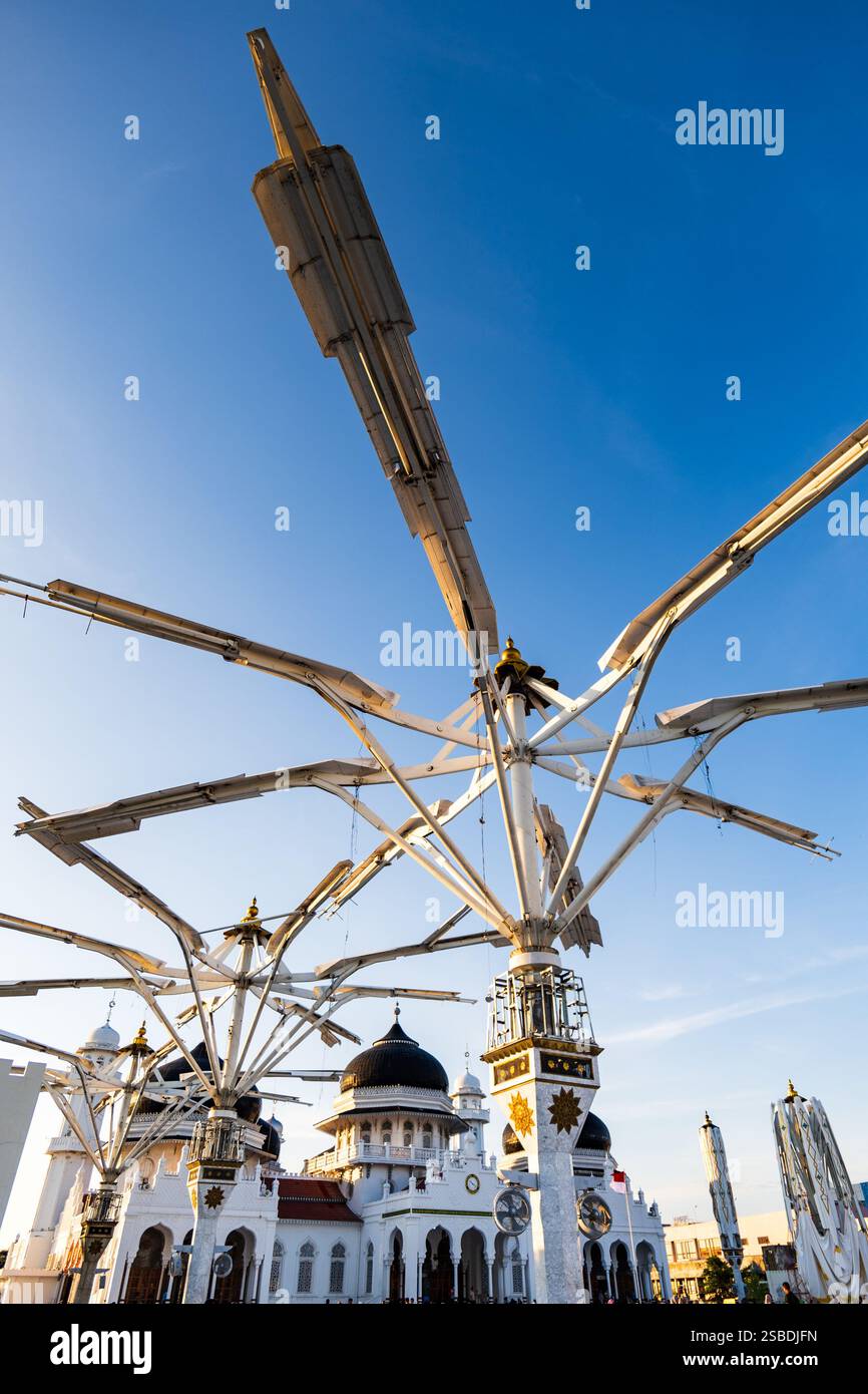 Aceh-Moschee, Baiturrahman-Moschee. Ein Wahrzeichen in Banda Aceh, Sumatra, Indonesien Stockfoto