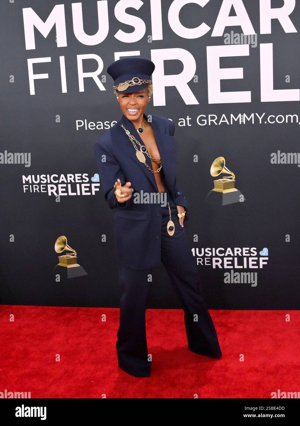 Los Angeles, ca. 2. Februar 2025. Janelle Monáe kommt am 2. Februar 2025 für die 67. Jährlichen Grammy Awards in der Crypto.com Arena in Los Angeles an. Die Preisverleihung ehrt die besten Aufnahmen, Kompositionen und Künstler vom 16. September 2023 bis zum 30. August. 2024, wie von den Mitgliedern der Recording Academy gewählt. Foto: Jim Ruymen/UPI Credit: UPI/Alamy Live News Stockfoto