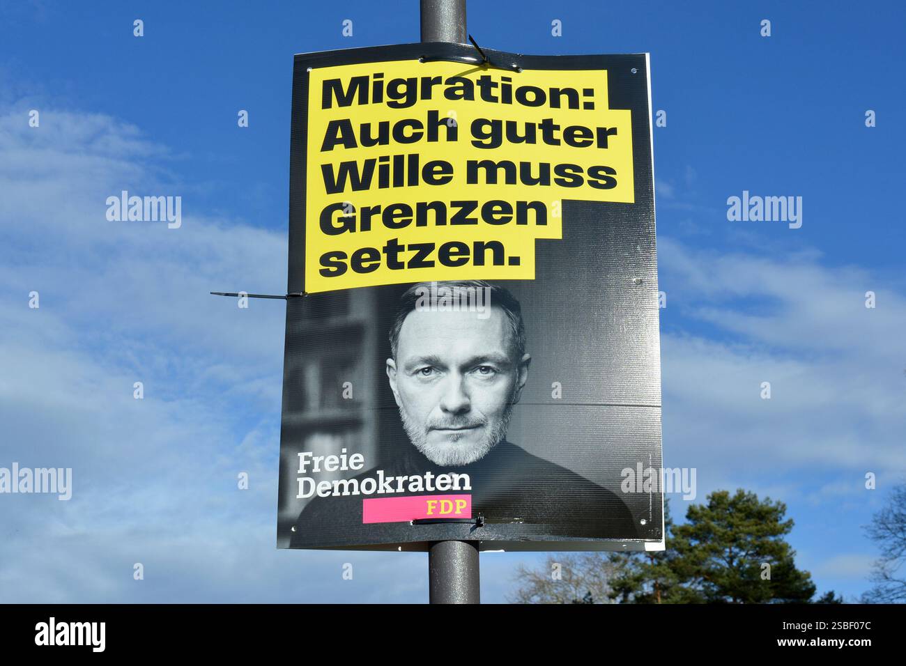 Heidelberg - 25. Januar 2025: Wahlplakat zur Bundestagswahl 2025 mit Werbung für die liberale Politik Stockfoto