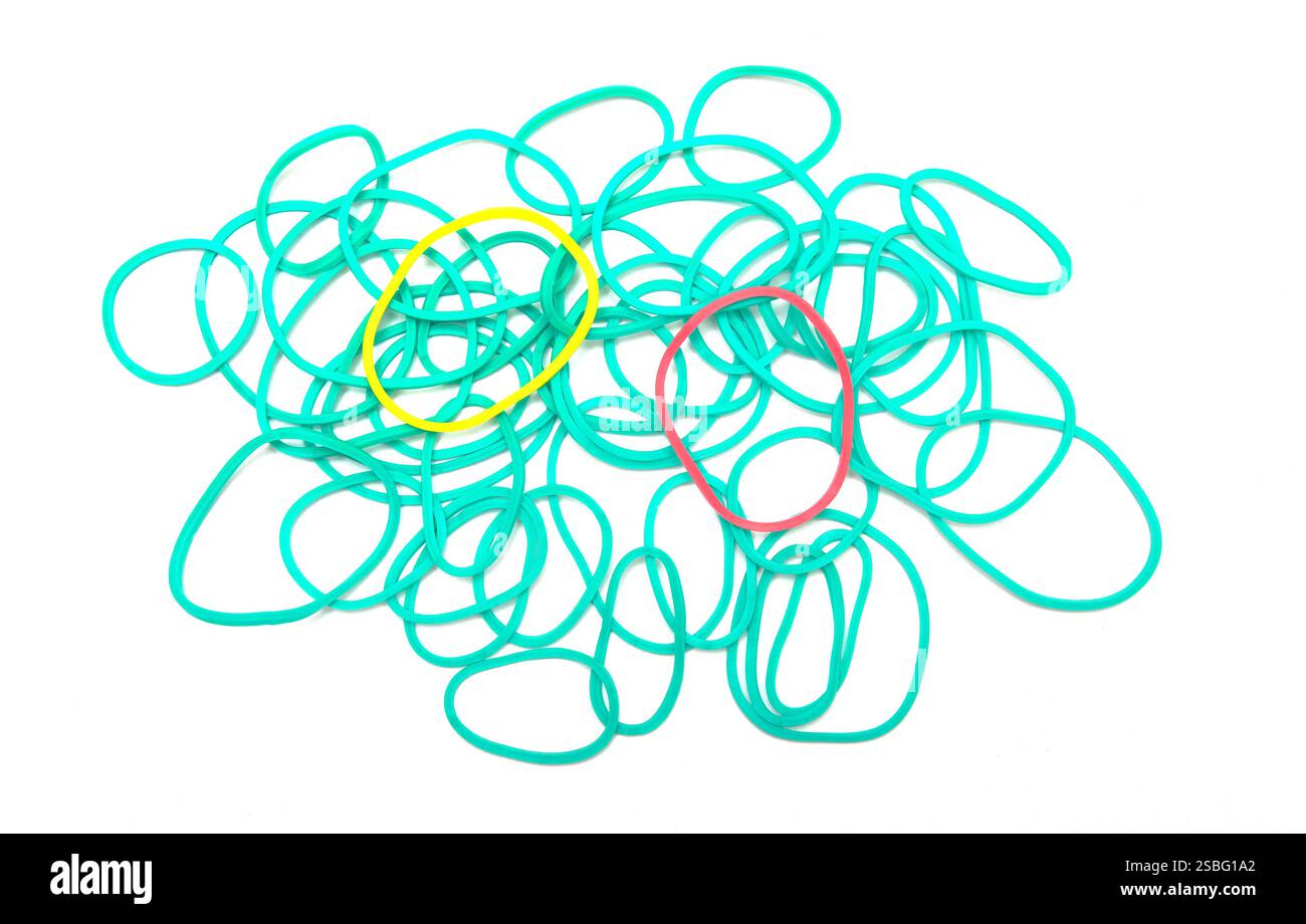 Hellblaue Gummibänder auf weißem Hintergrund Stockfoto