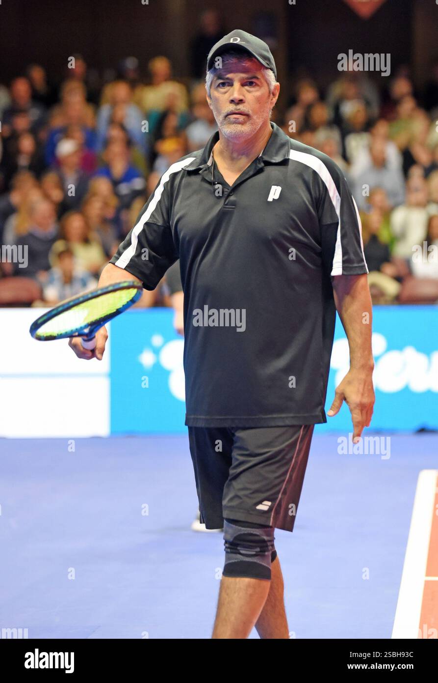 Asheville, South Carolina, USA. Februar 2025. Sc. Februar 2025. ESAI Morales bei einem öffentlichen Auftritt für Stars Servin' Up Love Celebrity Tennis Hurricane Helene Benefit, Harrah's Cherokee Center, Asheville, SC, 02. Februar, 2025. Credit: Derek Storm/Everett Collection/Alamy Live News Credit: Everett Collection Inc/Alamy Live News Stockfoto