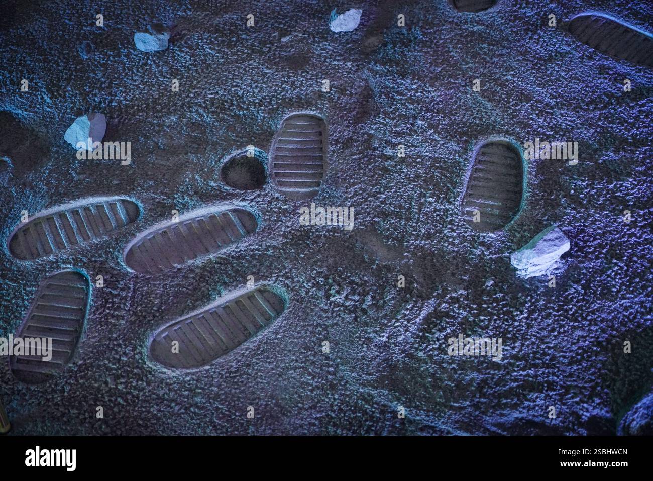 Cape Canaveral, Florida, USA - 13. JAN 2025: Eine Szene des berühmten Apollo-Programms, zwei Schaufensterpuppen-Astronauten verlassen ihren Lander und gehen weiter Stockfoto