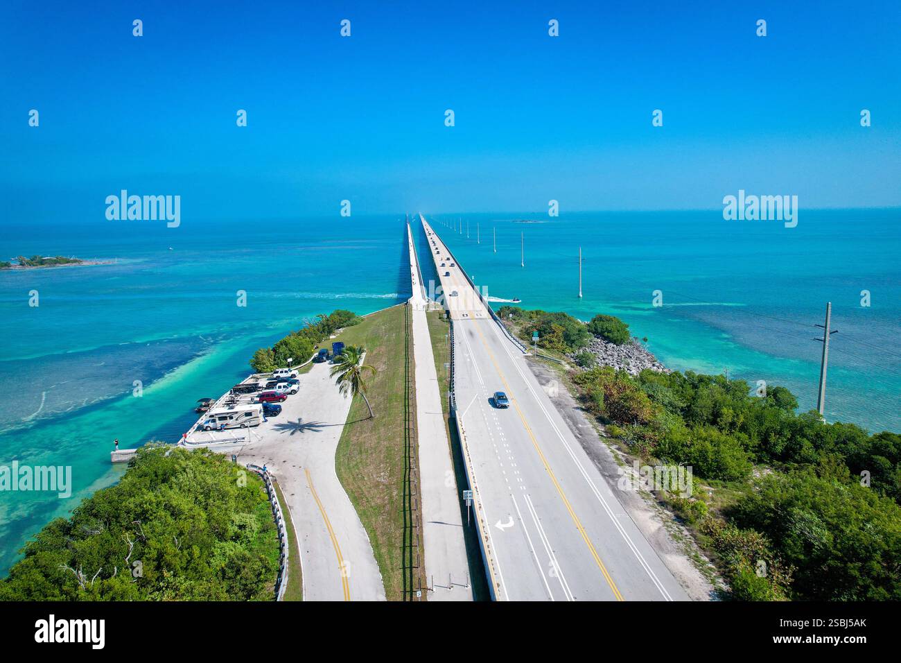 Übersee Highway nach Key West Island, Florida Keys, USA. Aus der Vogelperspektive Schönheit Natur. Stockfoto