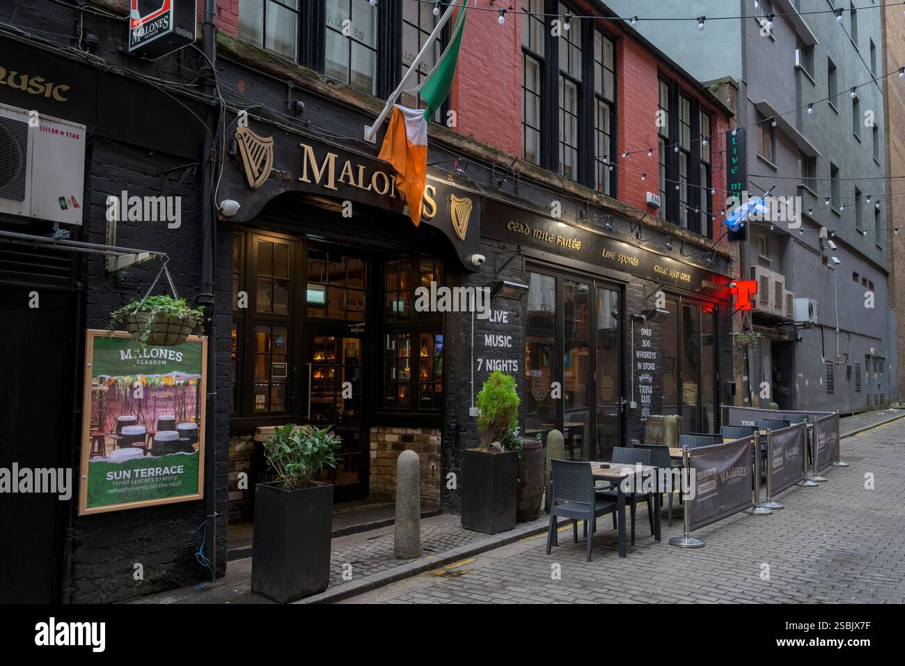 Malones Irish Pub und Veranstaltungsort für Live-Musik, Sauchiehall Lane, Glasgow, Schottland, Vereinigtes Königreich, Europa Stockfoto