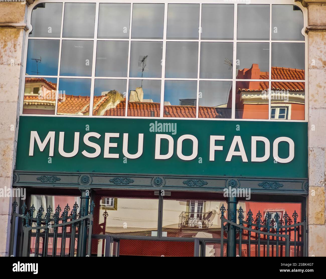 03 02 2025 - Lissabon, Portugal. Fado Museum. Museu do Fado im Viertel Alfama - traditionelles portugiesisches Musikgenre Stockfoto