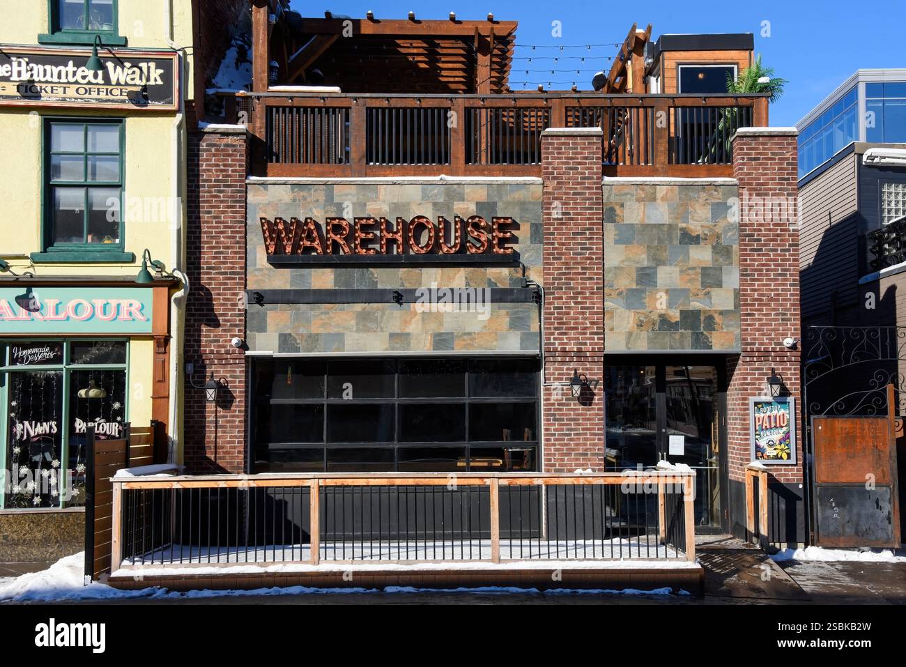 Ottawa Canada das Warehouse Restaurant begann in Vancouver und hat heute 20 Standorte in Kanada und den USA, bekannt für seinen DJ und seine Dachterrasse Stockfoto