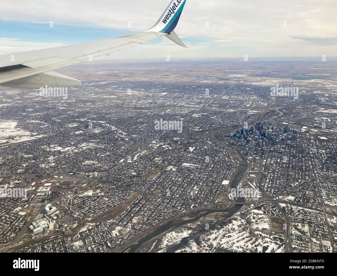 Blick von WestJet Boeing 737 über Calgary, Alberta, Kanada Stockfoto