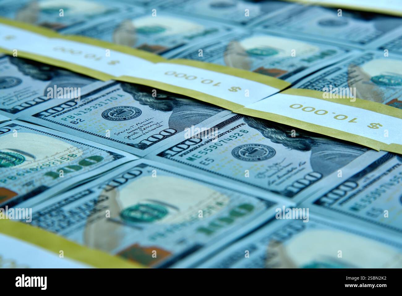 Draufsicht der Banknotenbündel in den USA-Dollar. Geschäfts-, Finanz- und Wirtschaftskonzept. Nahaufnahme Stockfoto