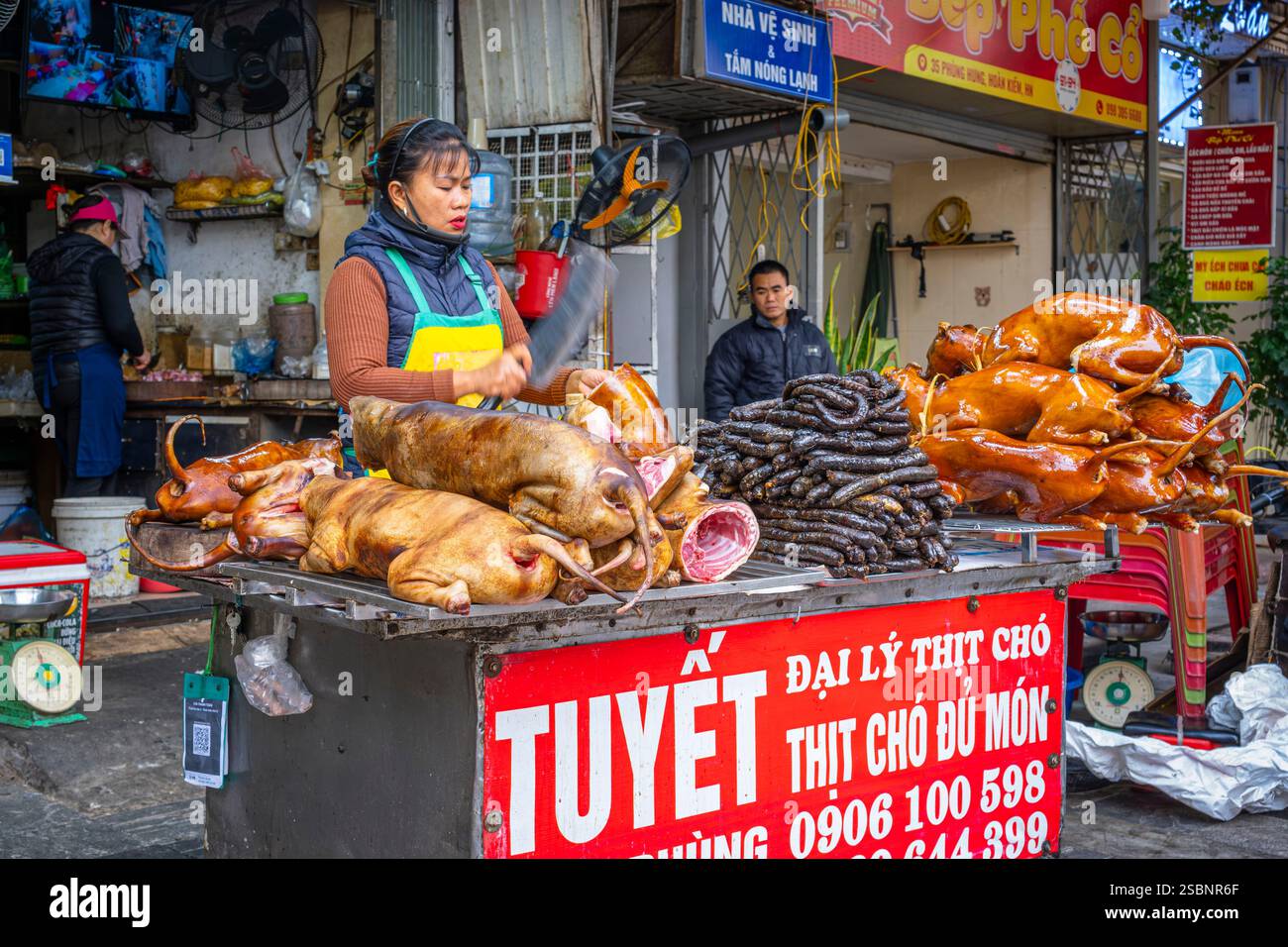 Vietnam, Hanoi, Bezirk Hoan Kiem, Alter Bezirk oder Bezirk mit 36 Unternehmen, Hundefleischgeschäft Stockfoto