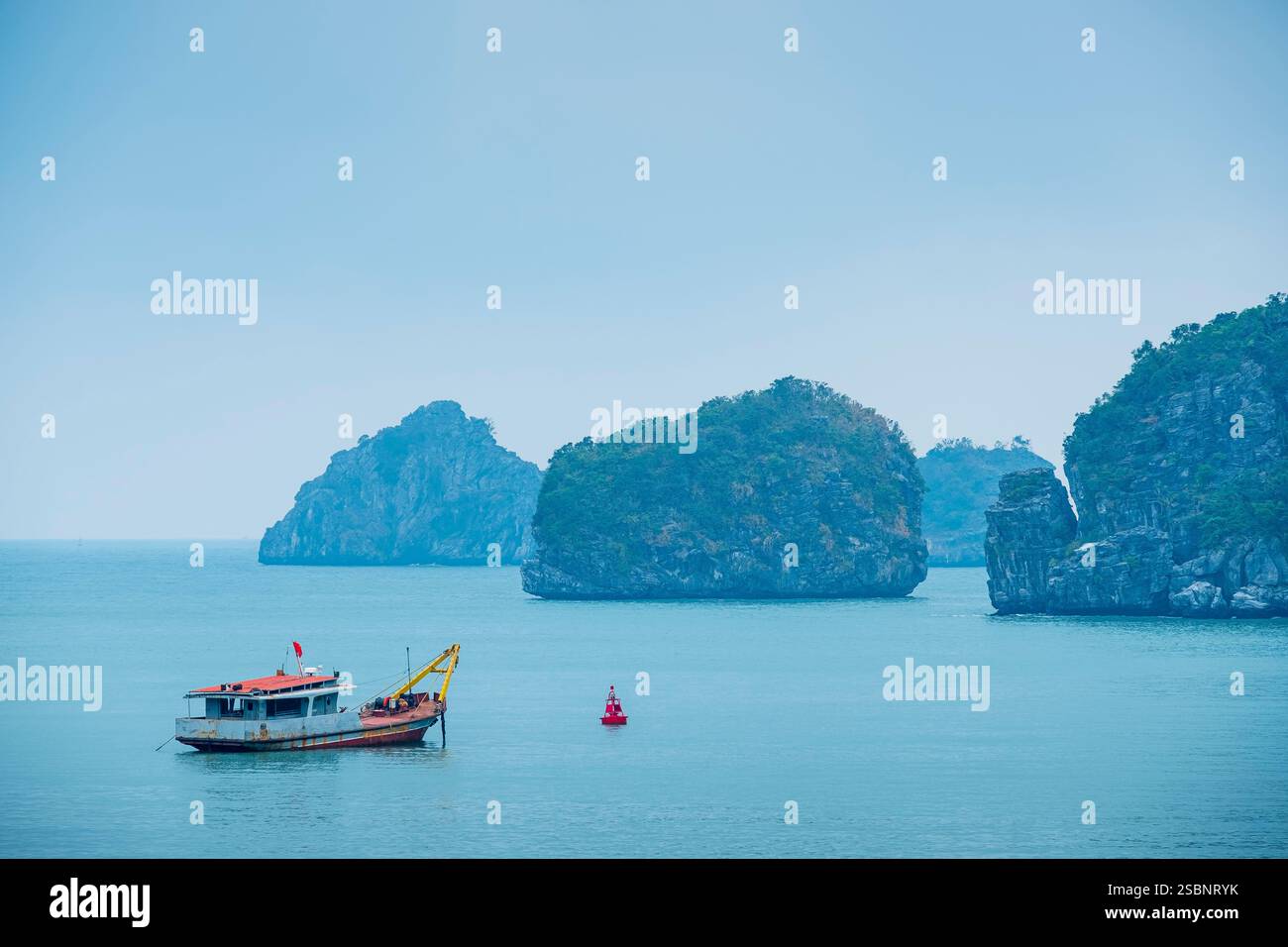 Vietnam, Provinz Haiphong, Cat Ba Island, Lan Ha Bay (UNESCO-Weltkulturerbe) Stockfoto