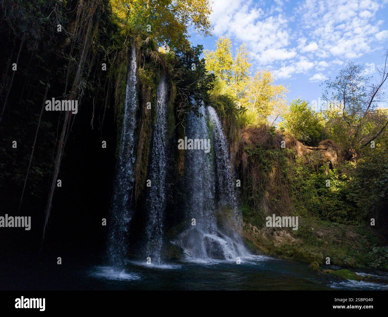 Wahrzeichen der Türkei. Wunderschöner und majestätischer Wasserfall Stockfoto