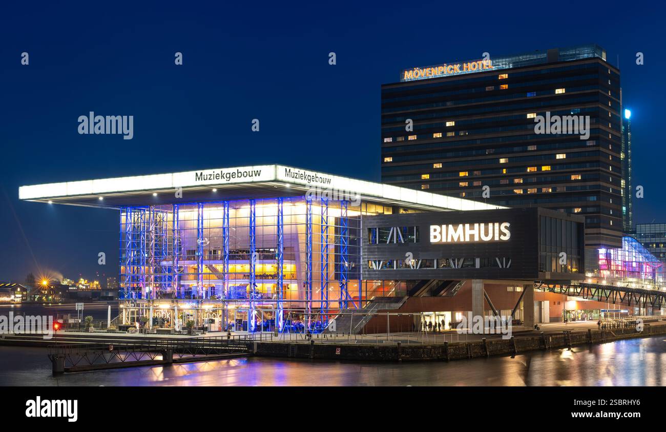 Amsterdam, Niederlande, 03.02.2025, Muziekgebouw Konzerthalle und Bimhuis Jazz Club am Abend Stockfoto