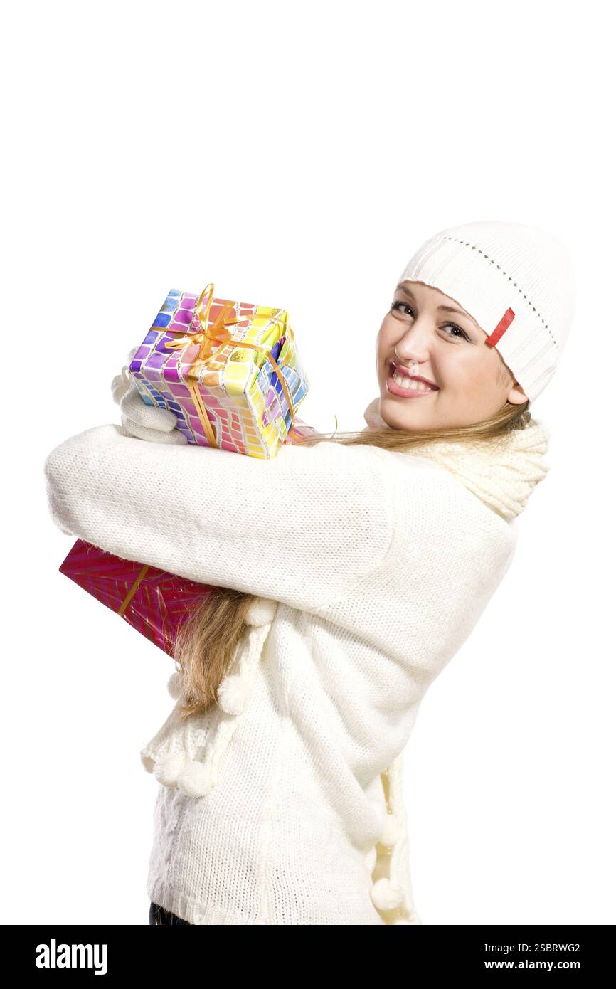 Portrait blondes glückliches Mädchen mit einem Geschenk Stockfoto