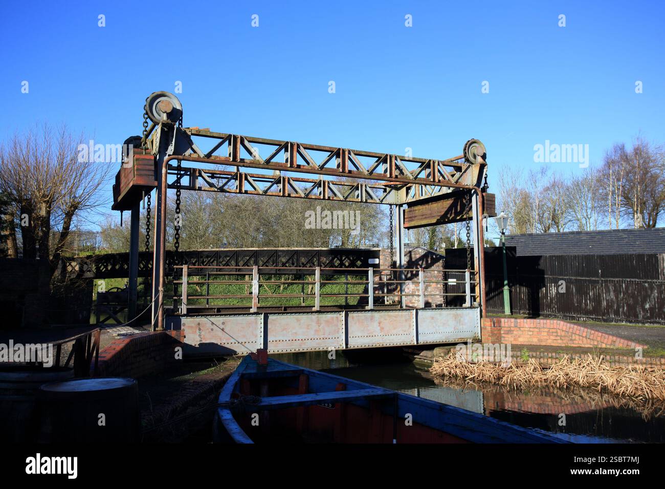 Die Brücke über den Kanal im Black Country Living Museum, Dudley, West midlands, England, Großbritannien. Stockfoto