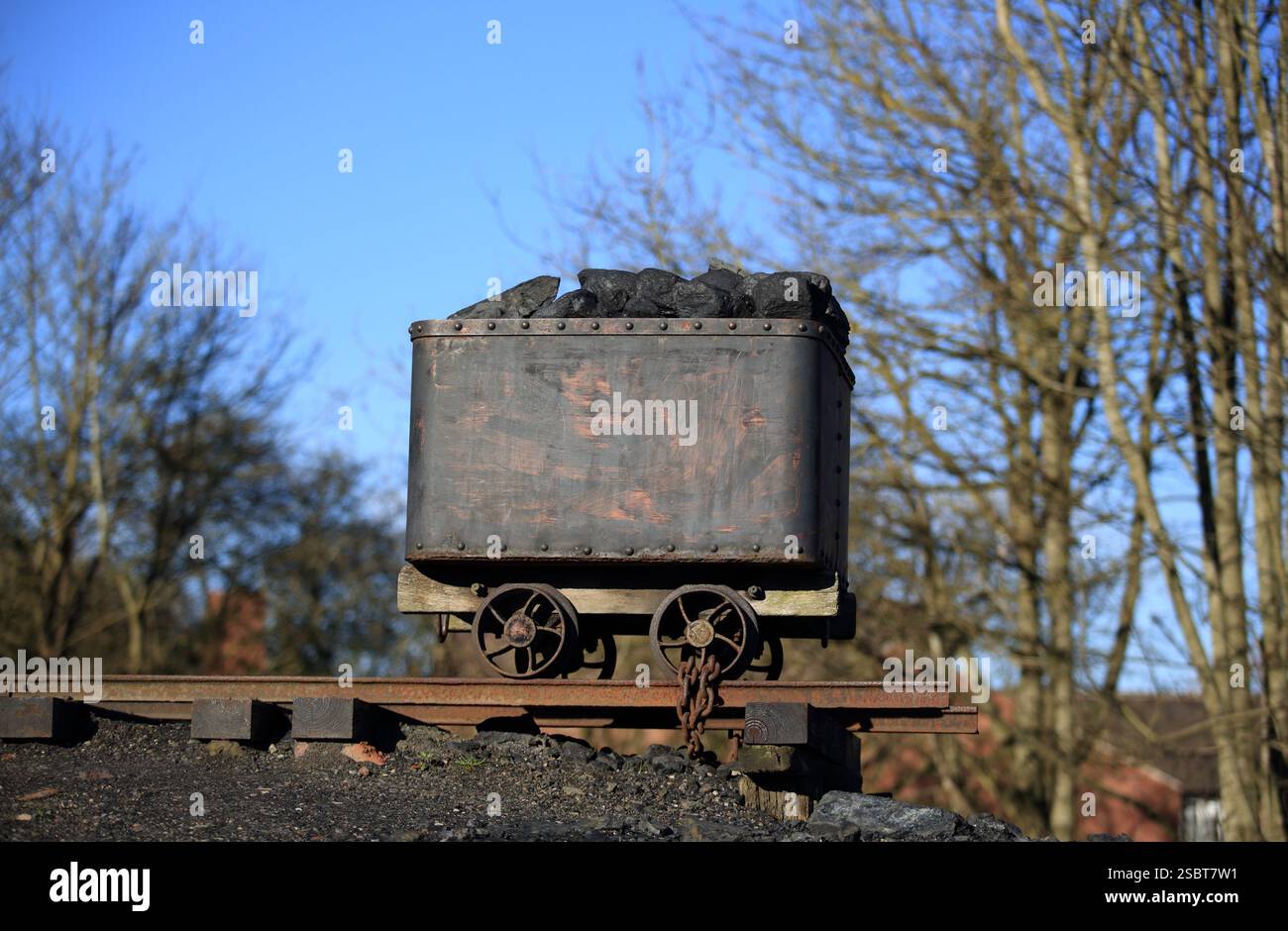 Ein beladener Kohlewagen im Black Country Living Museum, Dudley, West midlands, England, Großbritannien. Stockfoto