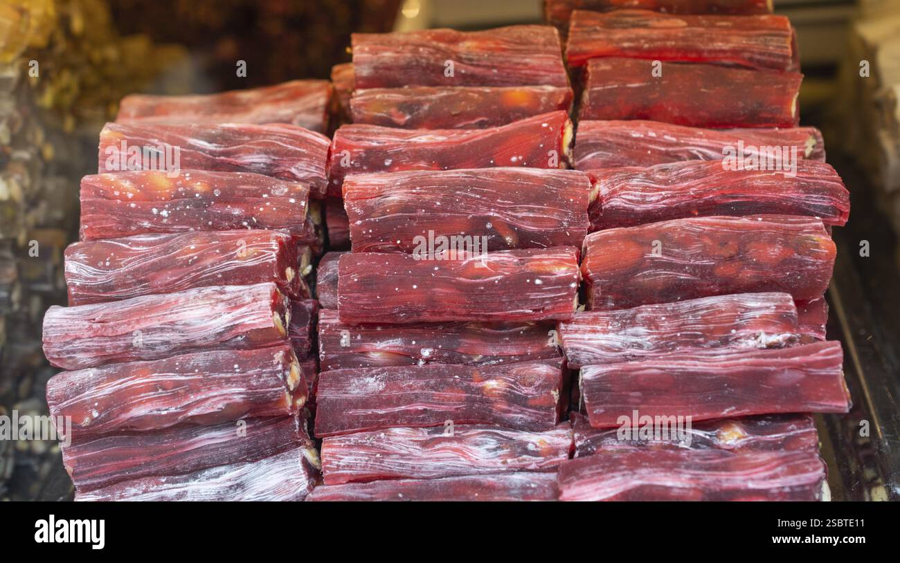 Laden der traditionellen türkischen Honig lokum Zucker überzogen soft Candy Stockfoto
