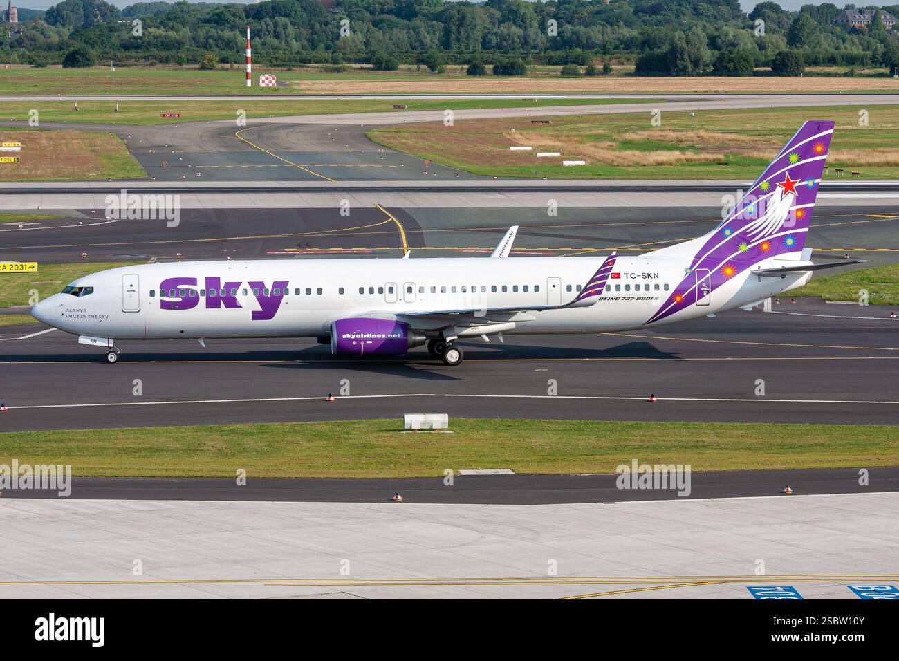 Turkish Sky Airlines Boeing 737-900 mit Registrierung TC-SKN am Flughafen Düsseldorf Stockfoto