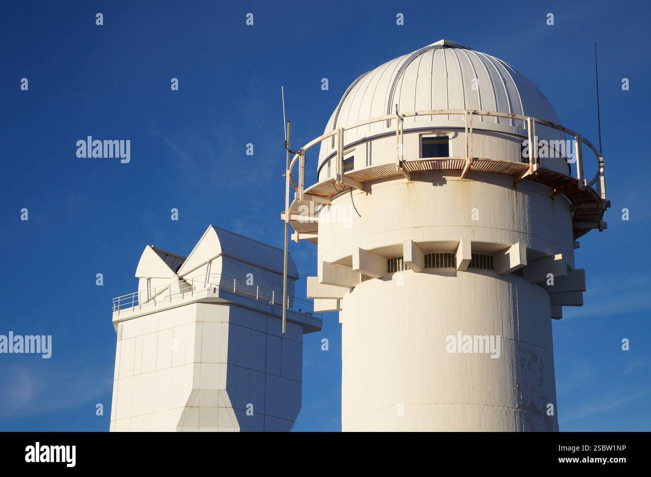 Teleskope am Observatorio del Teide, OT, Astronomisches Observatorium, Las Cañadas del Teide Nationalpark, Teneriffa, Kanarische Inseln, Spanien Stockfoto