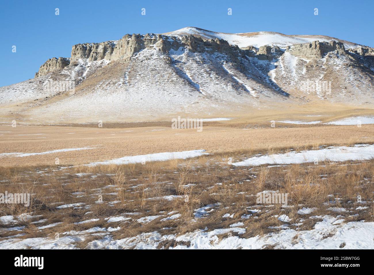 Schnee schmückt Rattlesnake Butte in Teton County. Stockfoto