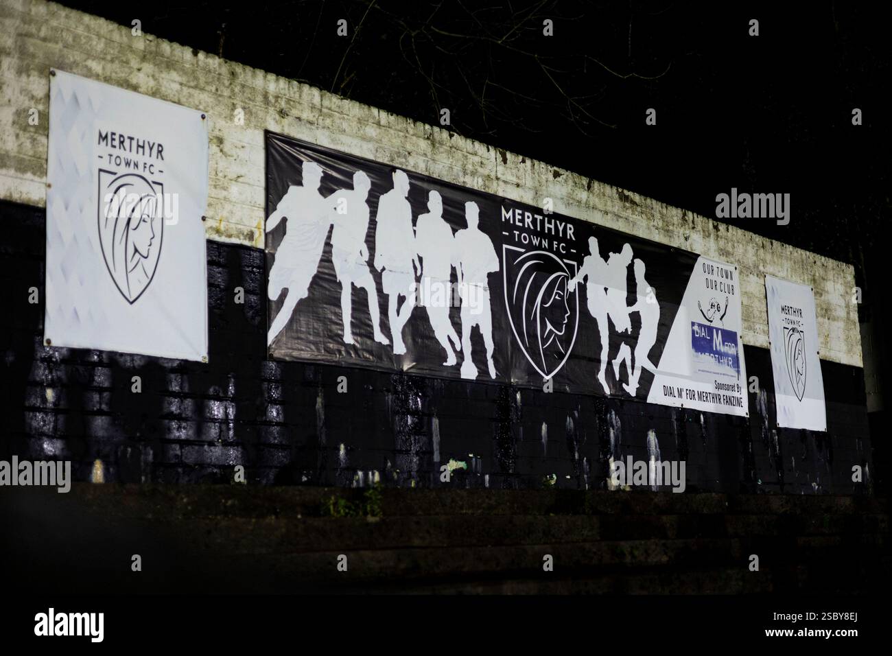 Merthyr Town gegen Basingstoke Town in der Southern League Premier Division South im Penydarren Park am 4. Februar 2025. Stockfoto