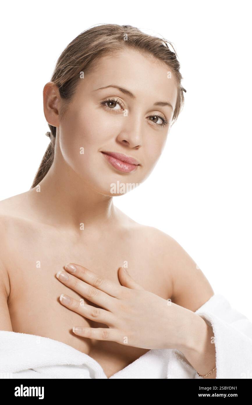 Porträt einer frischen und schönen Frau auf weißem Hintergrund Stockfoto