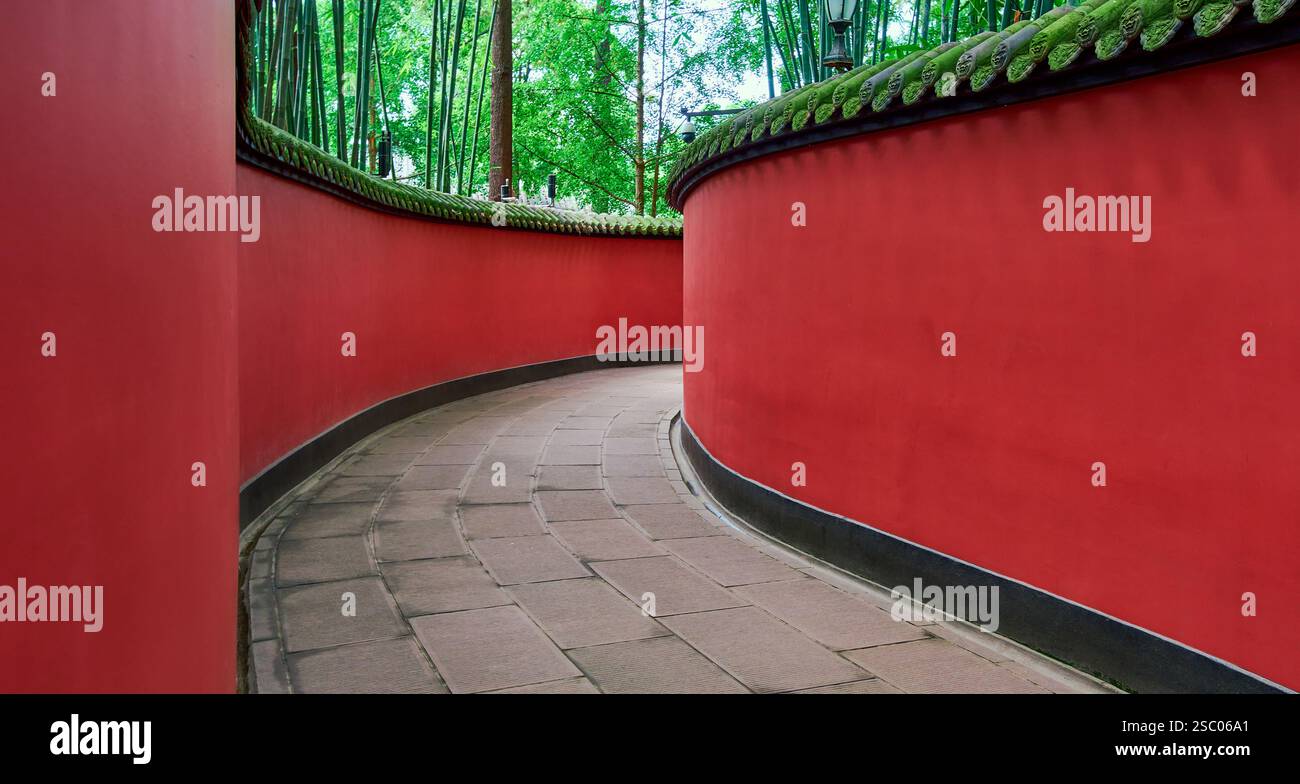 Roter Mauerpfad des Wuhou-Tempels in Chengdu, Sichuan, China Stockfoto