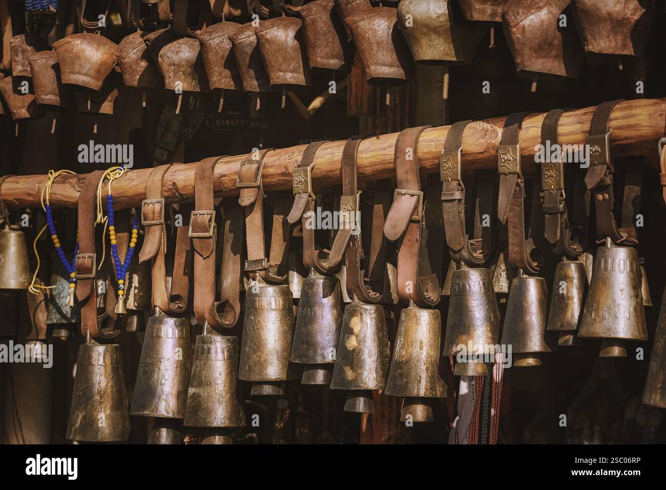 Habe alte Dinge in Junk Shop, Bulgarien Burgas, Bulgarien, Europa verwendet Stockfoto