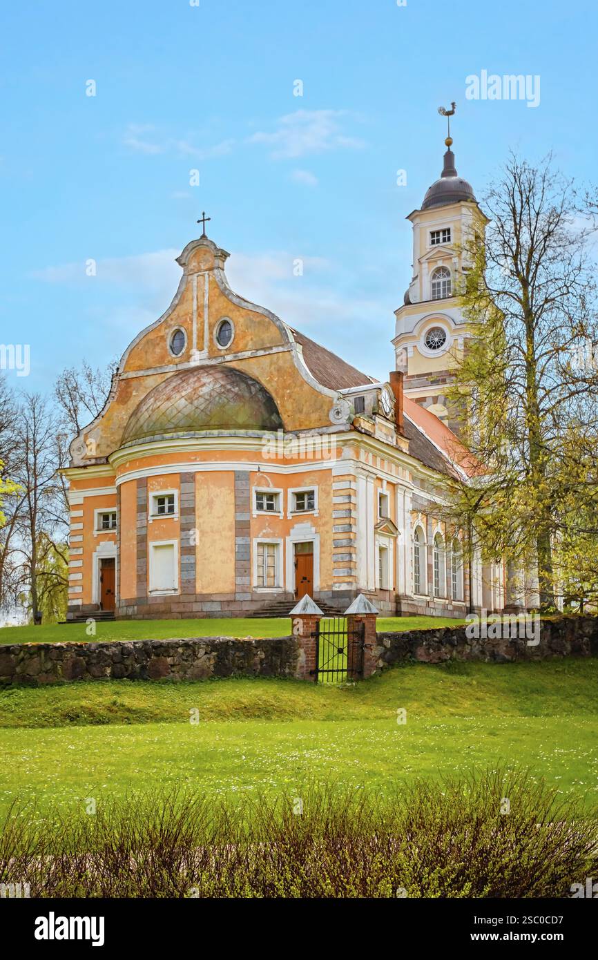 Die Aluksne Evangelisch-Lutherische Kirche. Lettland Aluksne, Lettland, Europa Stockfoto