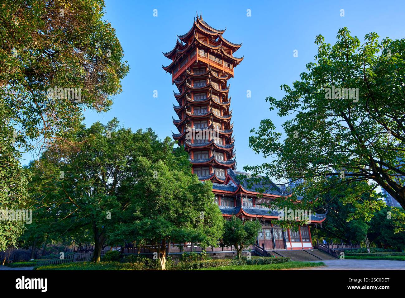 Jiutian Tower im Tazishan Park, Chengdu, Sichuan, China Stockfoto