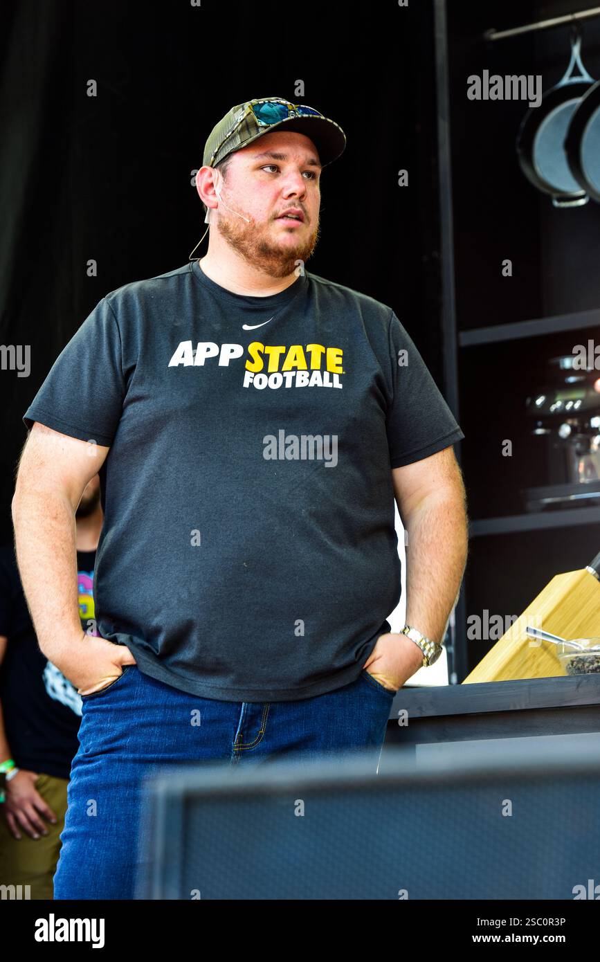 Luke Combs ist ein Country-Sänger und Songwriter. Seine beiden Alben für Columbia Nashville haben sich zu 14 Singles zusammengeschlossen, von denen jeder Platz 1 erreichte Stockfoto