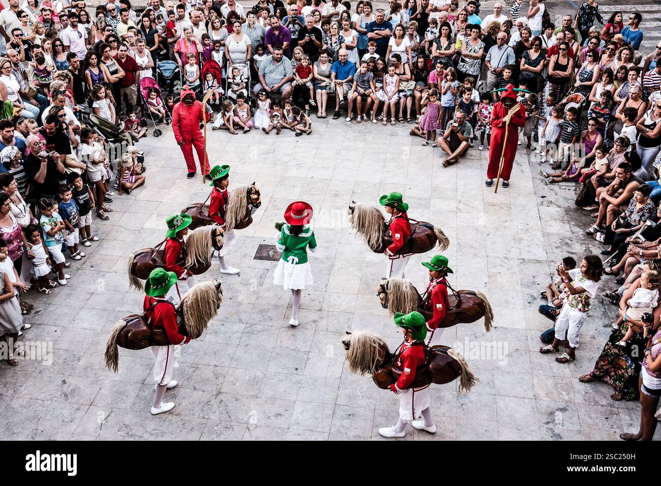 Traditioneller Cavallets-Tanz, Felanitx, Mallorca, Balearen, Spanien Stockfoto